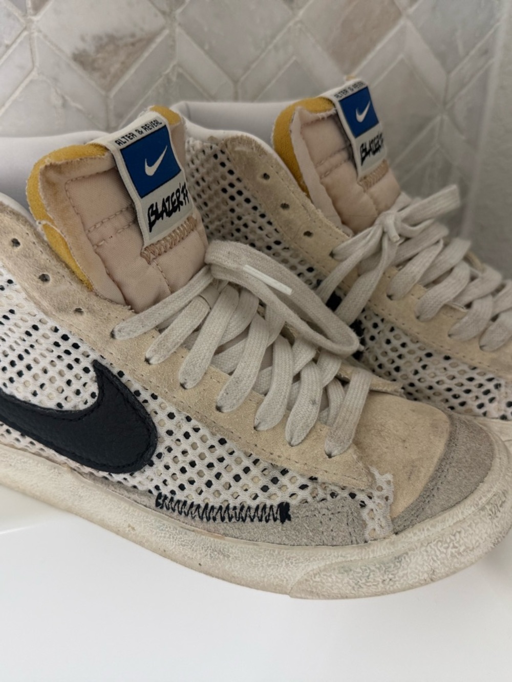 Nike Blazer Mid Vintage Sail/Black with Yellow Accents size 6Y